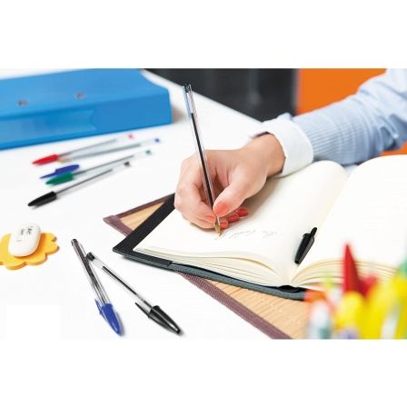 Caja de Bolígrafos de Tinta de Aceite Bic Cristal Original 8373639/ 50 unidades/ Negros Caja de Bolígrafos de Tinta de Aceite Bic Cristal Original 8373639/ 50 unidades/ Negros