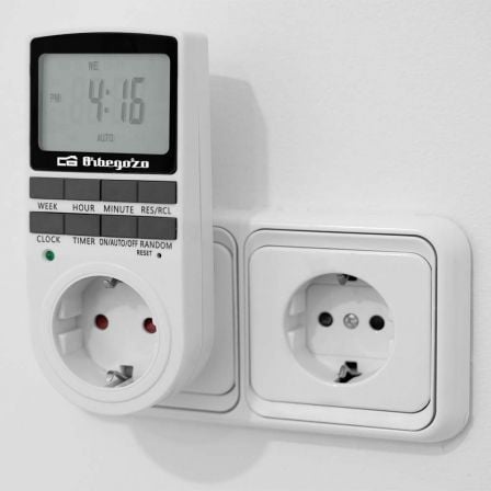 Programador de Enchufe Orbegozo PG 25/ Potencia Máxima 3680W Programador de Enchufe Orbegozo PG 25/ Potencia Máxima 3680W