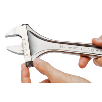 Chave ajustável de 30 com porca lateral cromada