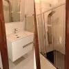 Instalação de Base de Duche Ardósia e Lavatório com móvel suspenso Instalação de Base de Duche Ardósia e Lavatório com móvel suspenso