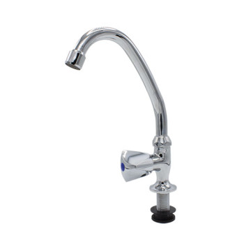 Torneira cozinha giratória tricórnio Torneira cozinha giratória tricórnio